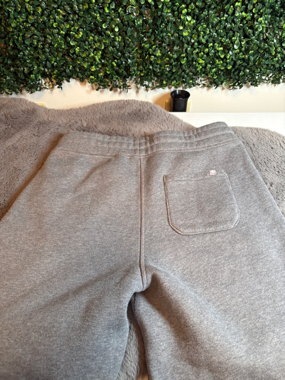 FIGS Men's Grey Athletic Sweatpants Size Small - Picture 3 of 6